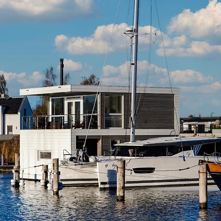 Botel Yachthafen Perle *